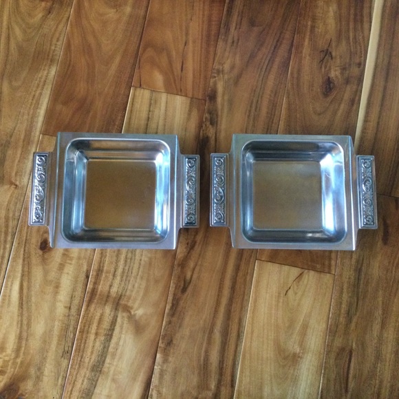 ✔️MCM Set of 2 International Decorators Stainless Servers - Picture 1 of 6
